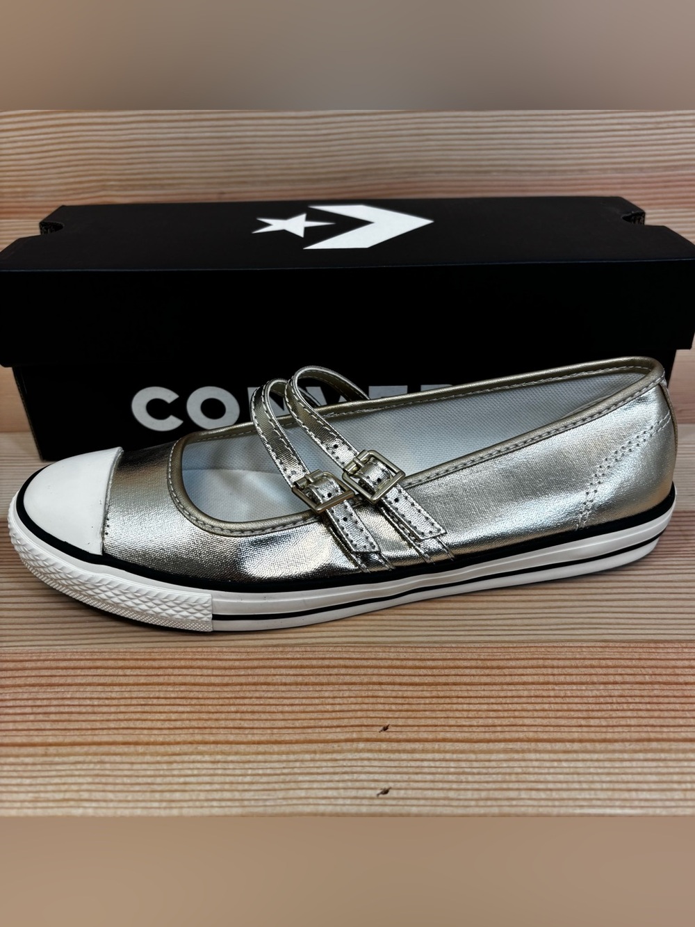 CONVERSE Women's Chuck Taylor All Star Dainty Mary Jane Sz 8 Light Gold